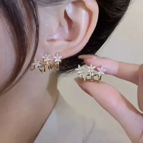 Sparkling Snowflake Stud Earrings – Crystal & Rhinestone Design - Shopemart